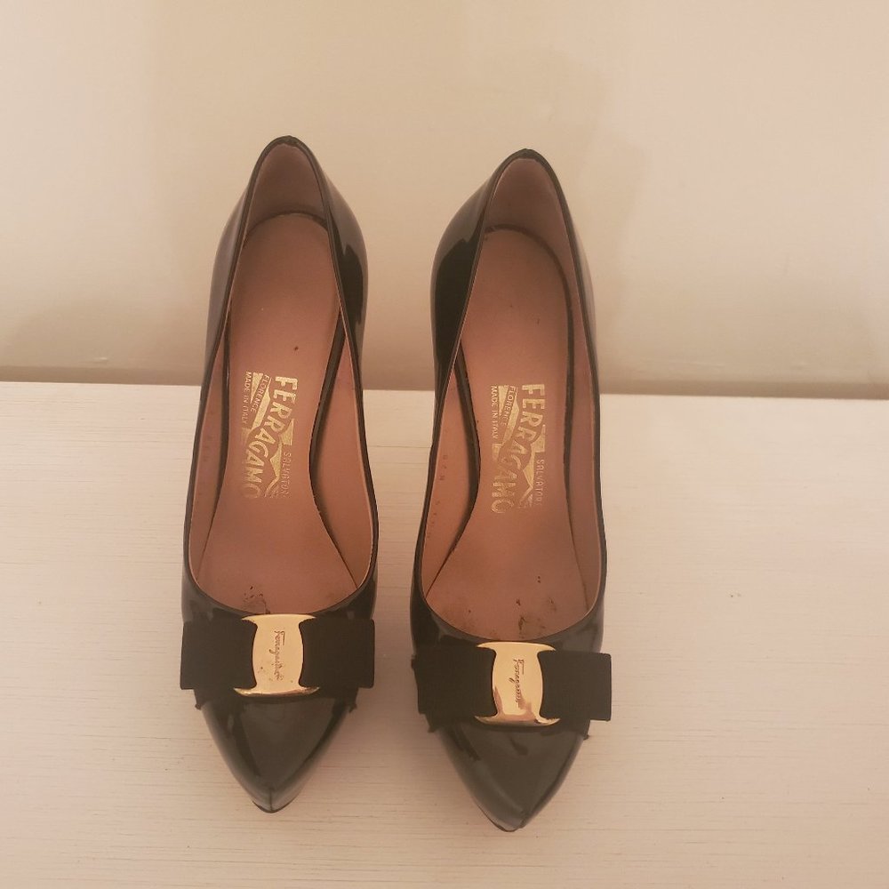 Salvatore Ferragamo Vara Bow Heels